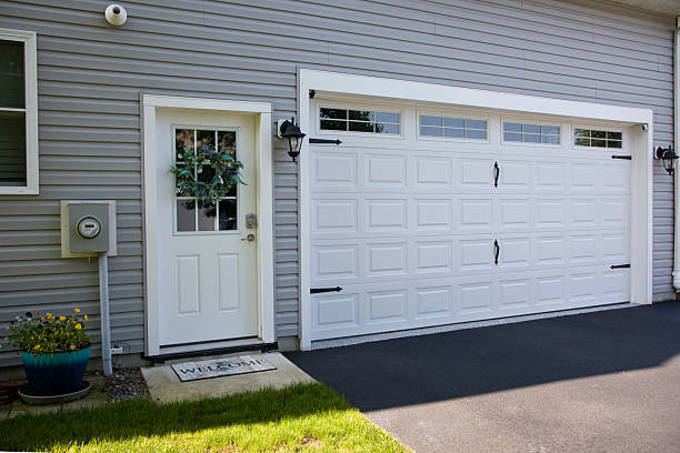 24/7 Emergency Garage Door Panel Replacement experts in Garrett, IN